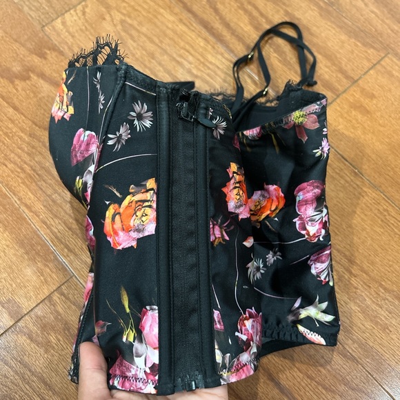 Victoria’s Secret corset top - Picture 4 of 4